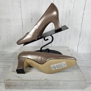 🥿First 1 Issue Aluminum Colored  Pump